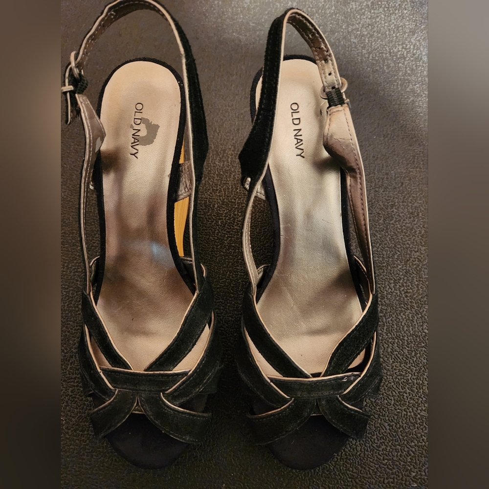 Old Navy - Platform Wedge Sandals Black size 8.